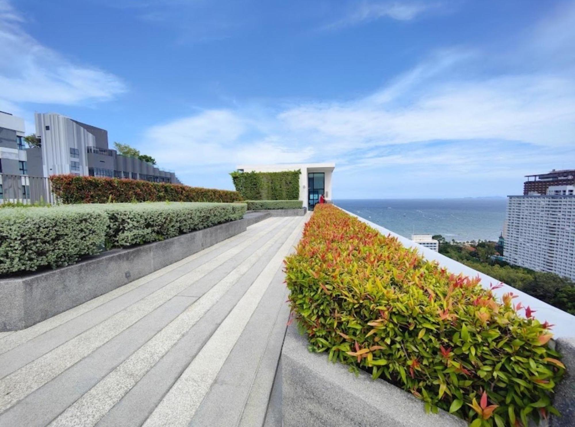 The Base Central Pattaya By Mickey المظهر الخارجي الصورة